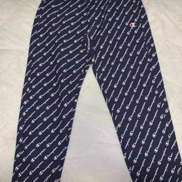 **SOLD**Women's Champion Set - Picture 3 of 3